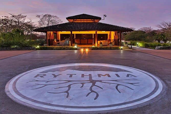 Reliable LIR to Santa Cruz Airport Transfer