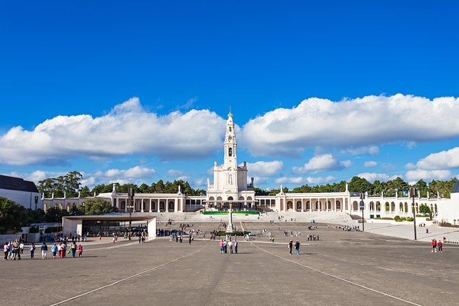 Fatima, Batalha & Óbidos Tour