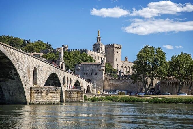 Compare Top Avignon Walking Tours