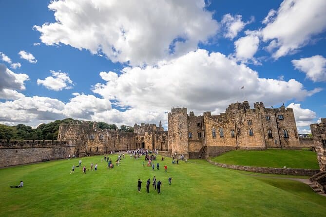 Epic Alnwick Castle Day Trips & Historical Tours