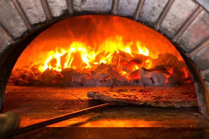 Authentic Chicago Pizza Tour: A Deep-Dish Foodie Adventure