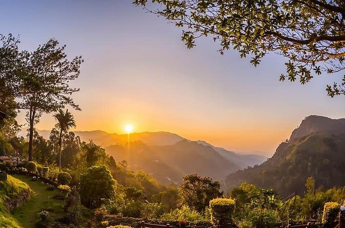 Nine Arches Bridge, Uva Province Travel Guide
