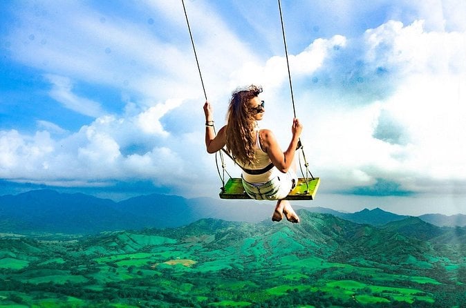 Round Mountain & Esmeralda Beach Tour