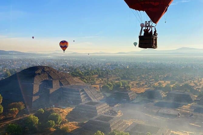 Unforgettable Hot Air Balloon Rides Over Teotihuacan