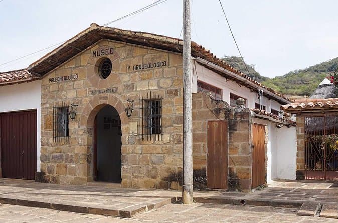 Camino Real Barichara Hiking & Heritage Guide