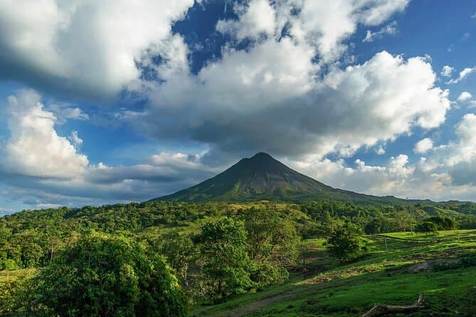 Unforgettable San Jose Rainforest & Coastal Adventures