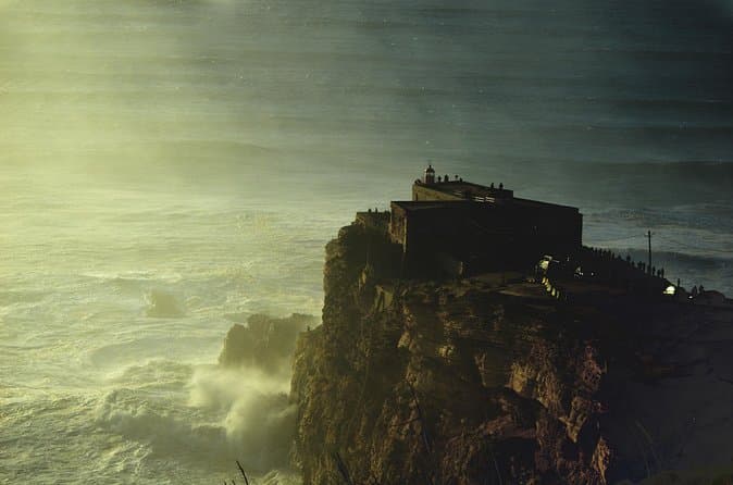 Nazaré Day Trips & Surf Tours