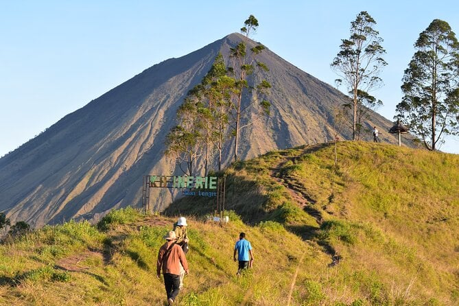 Flores Overland Tour
