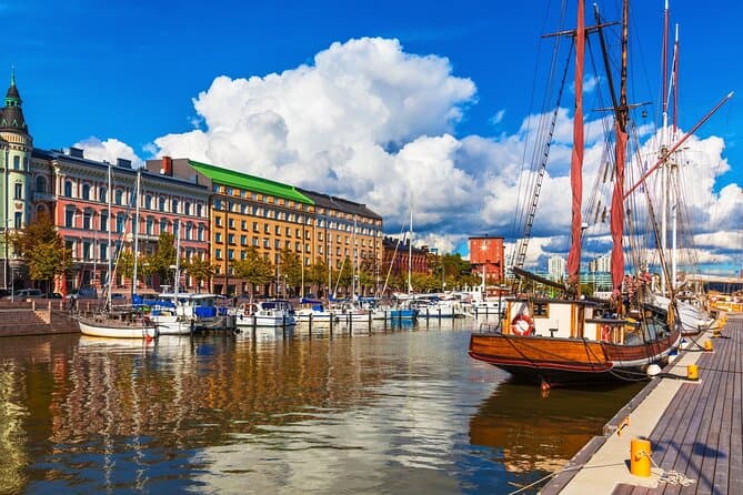 Helsinki Old Town Tour