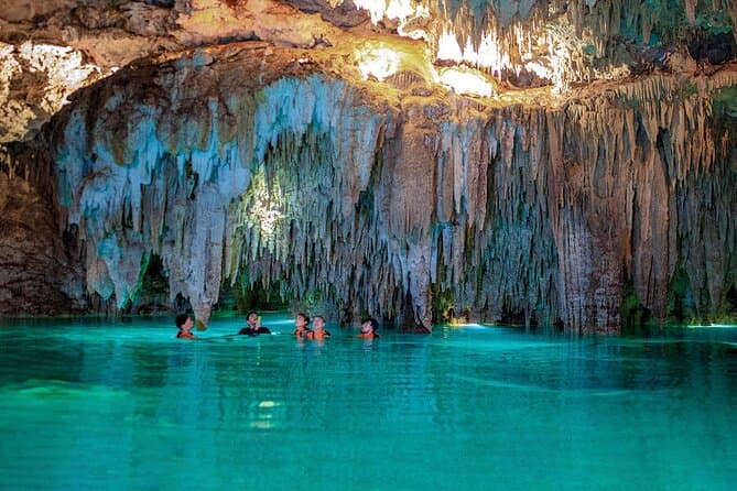 Explore Ancient Mayan Wonders: Tulum Ruins Tour
