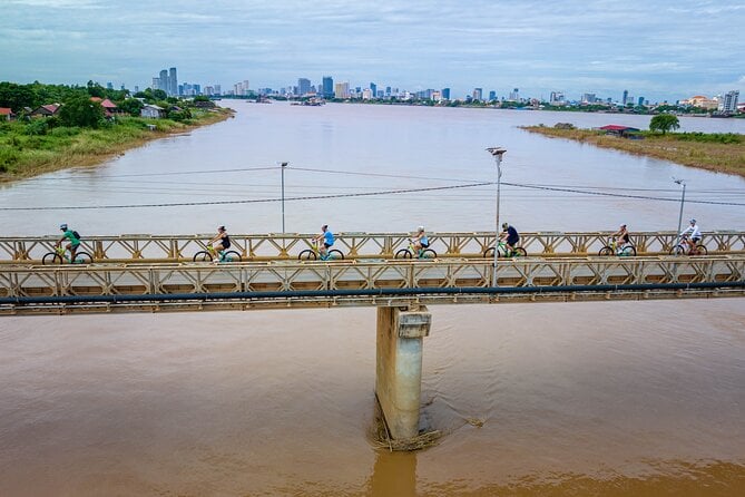 Phnom Penh City & Silk Island Tour