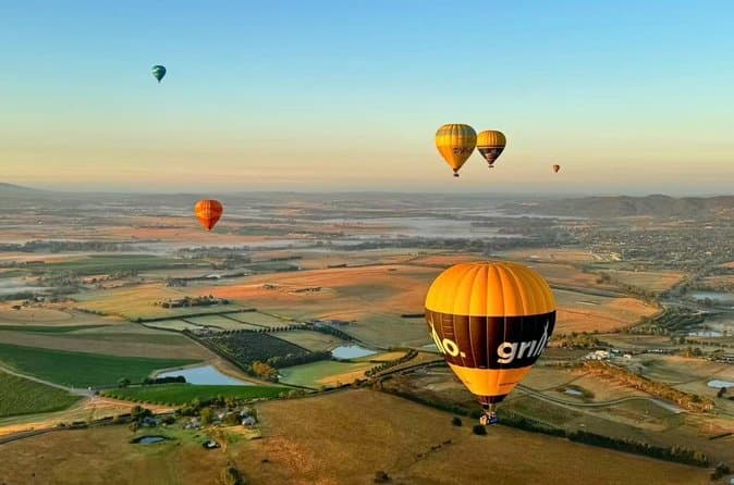 Unforgettable Yarra Valley Balloon Flights & Melbourne Tours