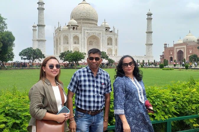 Best Taj Mahal & Agra Day Trips from Mumbai