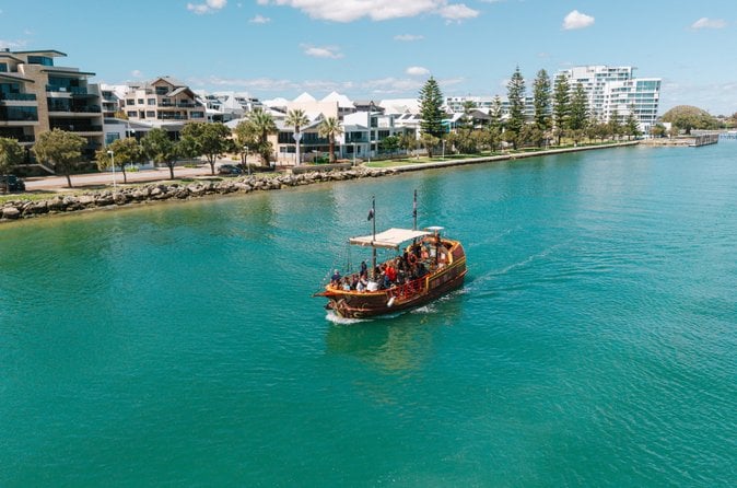 Mandurah Dolphin Cruise