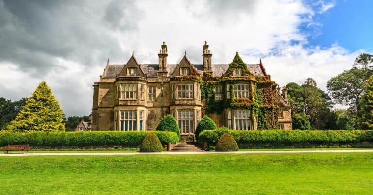 Ultimate Tour Guide to the Republic of Ireland: Best Ireland tours, Irish Food, Dublin tours, and more!