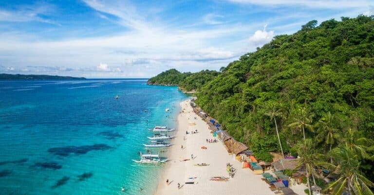 Top 25 Luxury Resorts and Villas in the Philippines