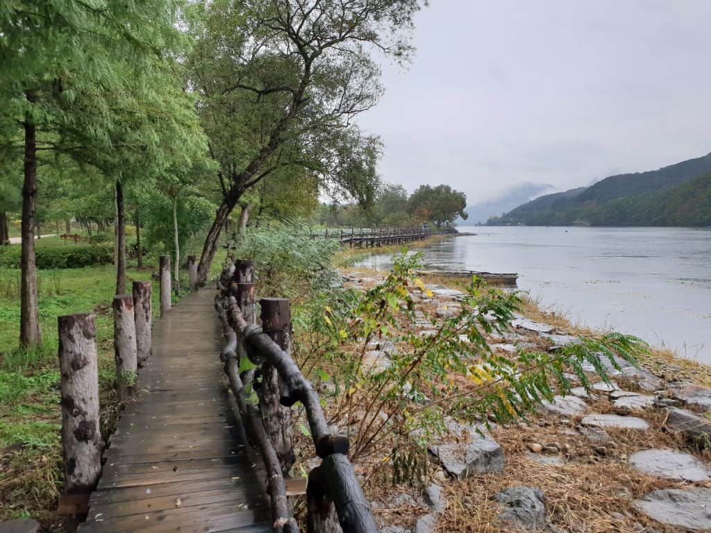 Walkway along the North Han River