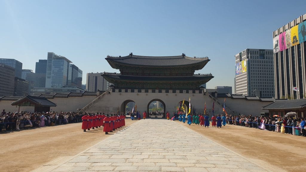 Gwanghwamun and guards