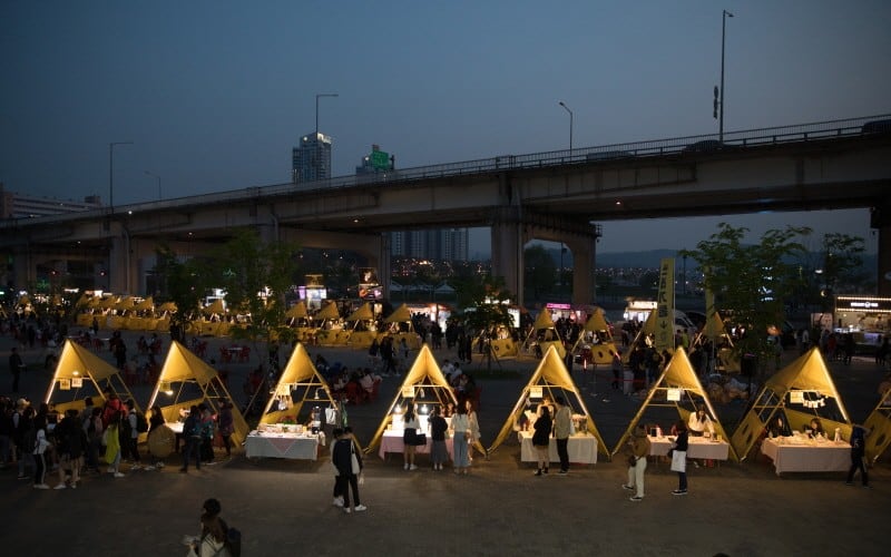 Banpo Bamdokkaebi Night Market in Seoul