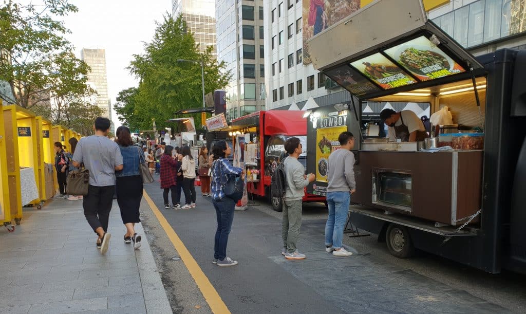 Cheonggye Bamdokkaebi Night Market in Seoul