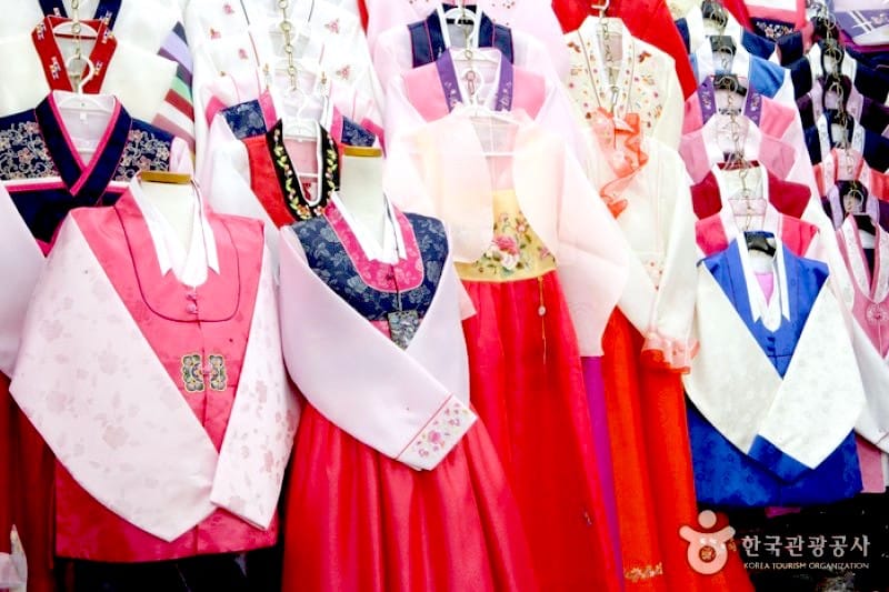 what to buy in Korea - Hanbok