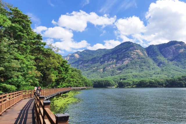 Things to do in Pocheon: Sanjeong Lake