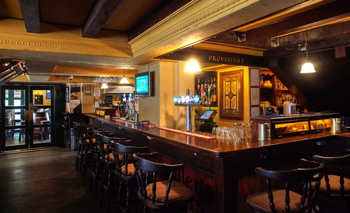 things to do in Singapore nightlife molly malone's irish pub