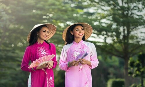bangkok traditional clothes