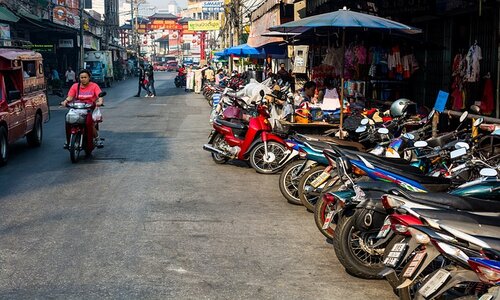 warorot market in chiang mai