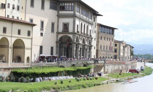 Florence Via Cavour 