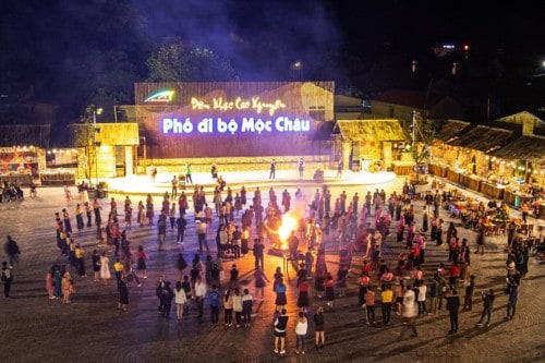 Chợ đêm Mộc Châu