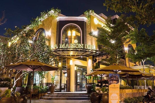 La Maison Deli restaurant featuring Hoi An Ancient Town beauty