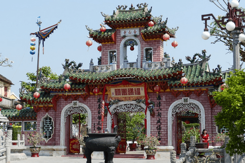 Colorful gate of Fujian Assembly Hall