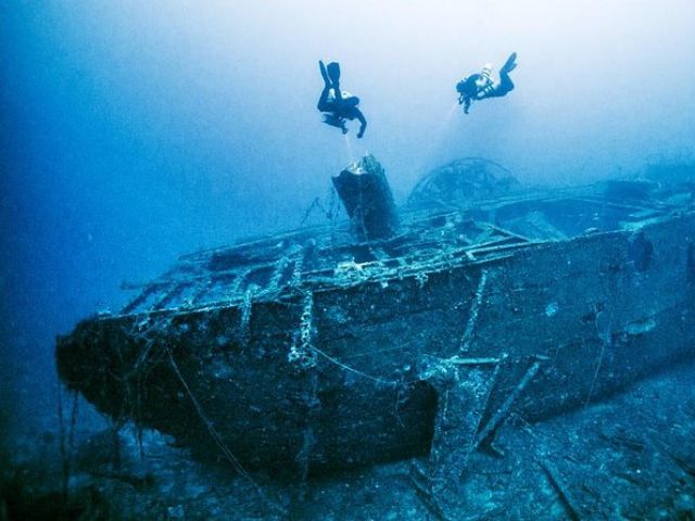 Shipwreck Diving