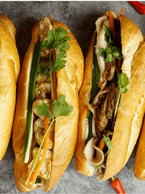 numerous different fillings inside of banh mi