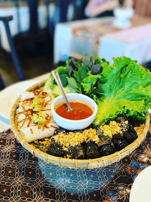The flavor of the bo la lot will undoubtedly astound you. local dishes in Ho Chi Minh