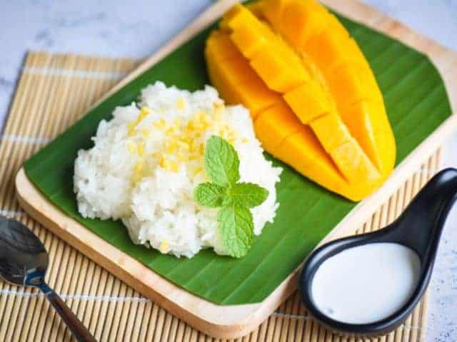 Delicious and refreshing Mango with sticky rice