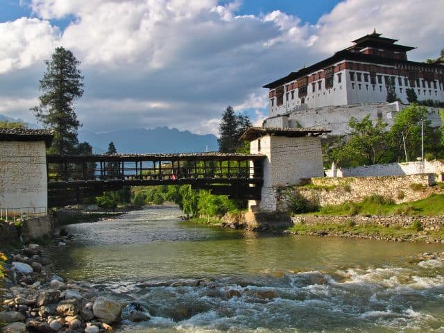 Paro river and the Dzong