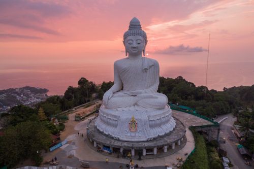 Stunning sunset views of the Big Buddha statue