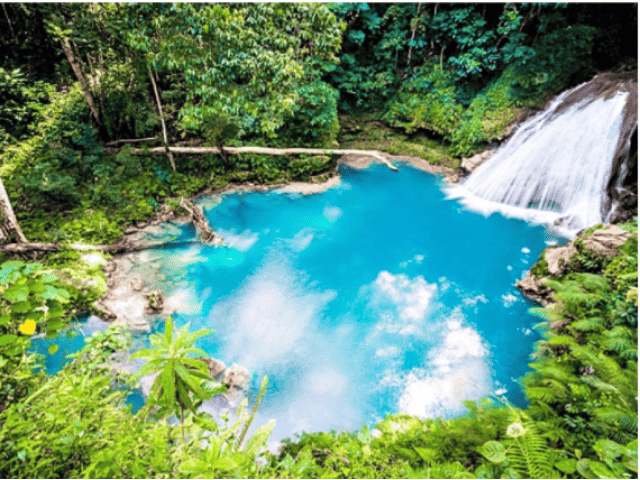 The cool Blue Hole