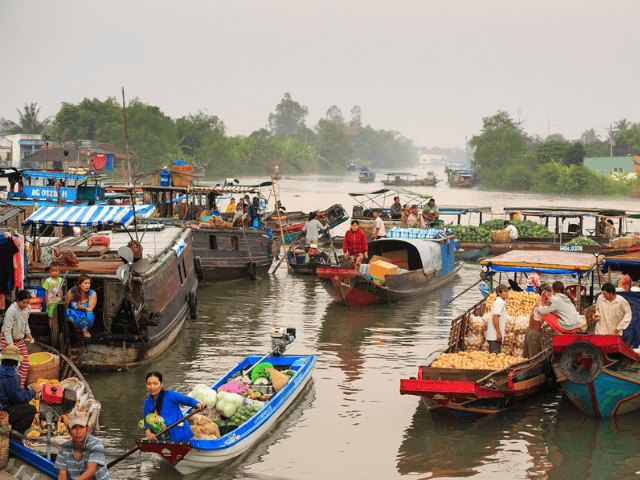 Cai Rang floating market vietnam bucket list