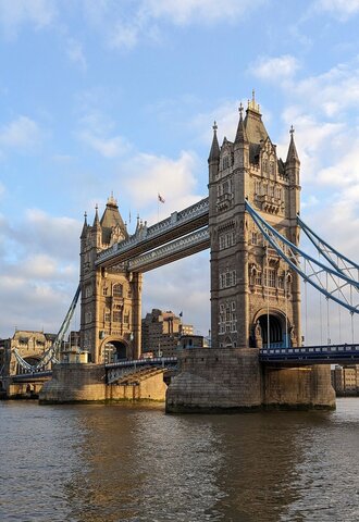A picture of Tower Bridge in London.