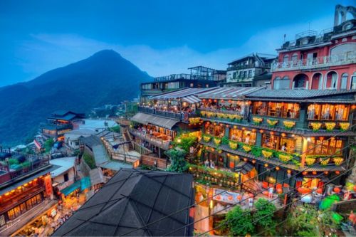 7-Hour Jiufen Night View, Shifen Waterfall, & Raohe Market Tour