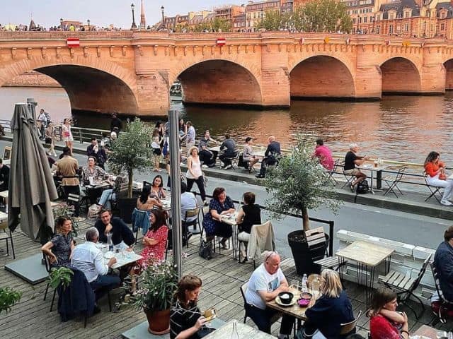 A picture outside of Maison Maison restaurant in Paris, France.