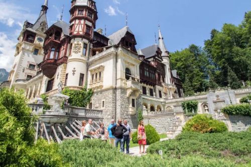 Bucharest: Dracula, Peles Castles, and Brasov Tour