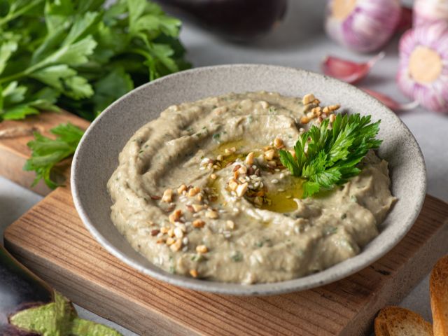 A picture of Baba Ganoush placed in a bowl.