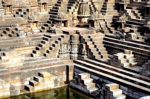 Private Tour of Step well, Modhera Sun Temple, & Patola Saree Weaving by Car