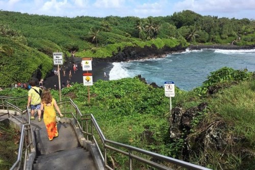 Small-Group Road to Hana Adventure Tour with Pickup B/F & Lunch