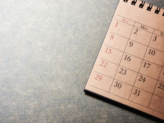 A picture of a paper calendar.