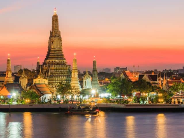 A picture of a temple in Bangkok, Thailand.